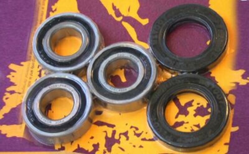 PIVOT WORKS Rear Wheel Bearings And Seals Kit