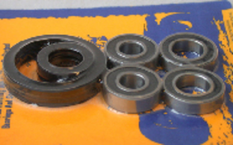 PIVOT WORKS Front Wheel Bearings And Seals Kit