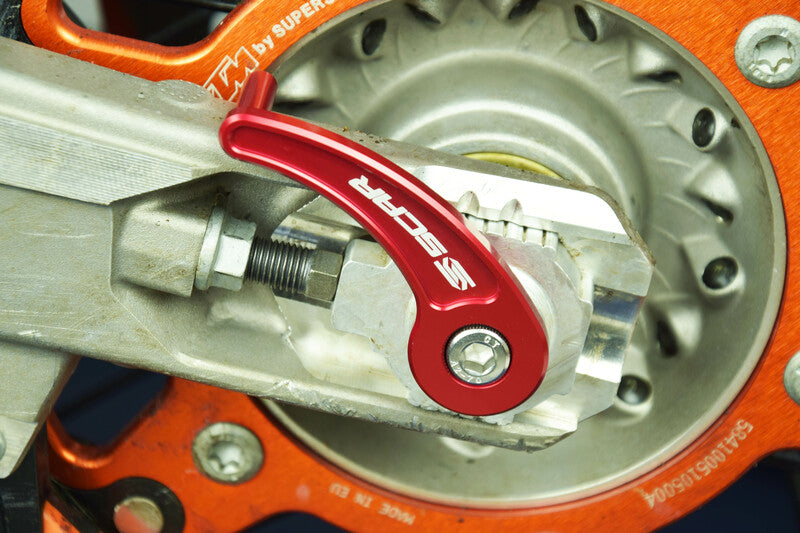 SCAR Rear Axle Pull Red