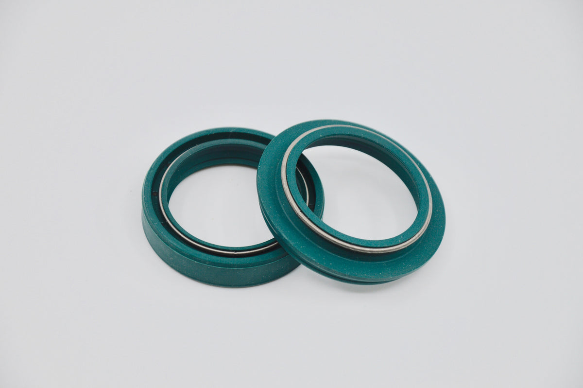 SKF Oil & Dust Seal 39 mm. - SHOWA