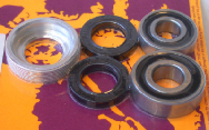 PIVOT WORKS Rear Wheel Bearings And Seals Kit
