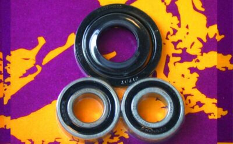 PIVOT WORKS Front Wheel Bearings And Seals Kit